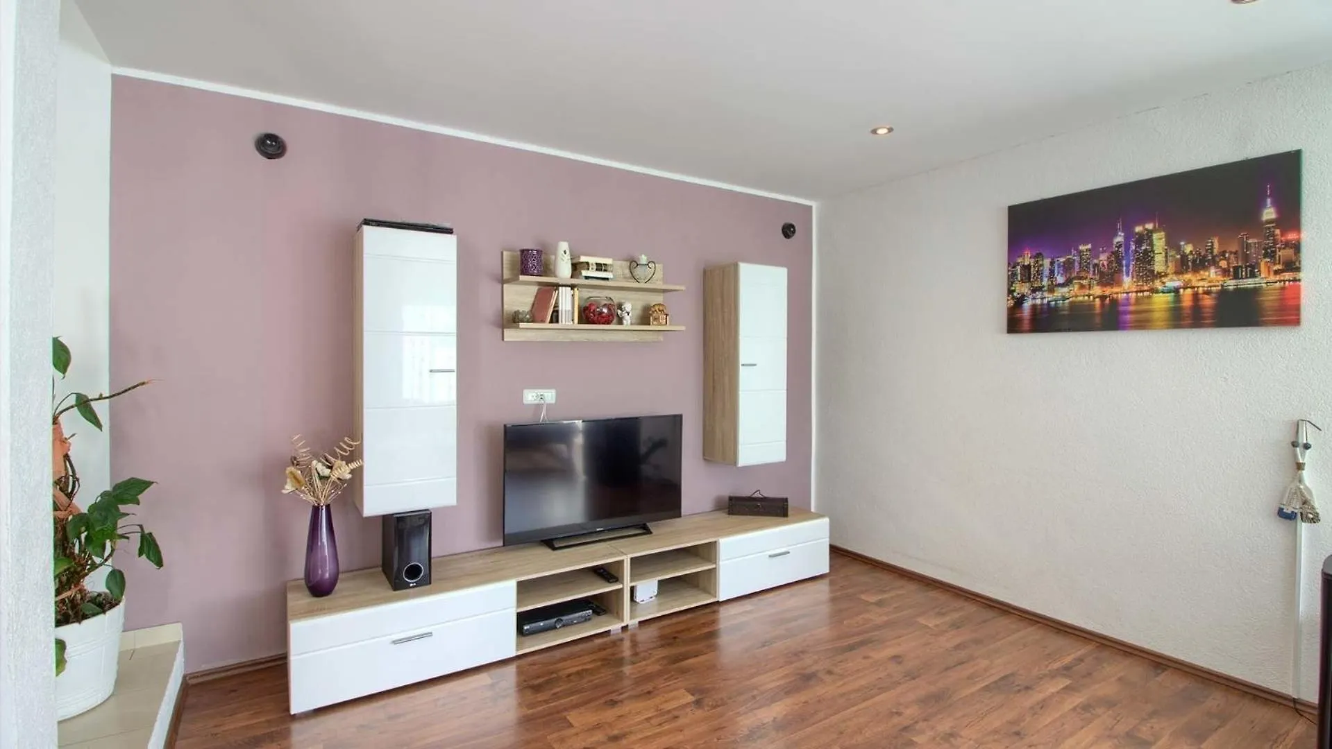Ferienhaus Mit Privatpool Fuer 7 Personen Ca 130 Qm In Pula, Istrien Istrische Riviera 0*, Pula Croatia